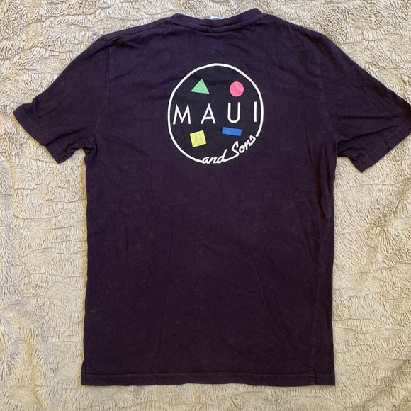 Aritzia black tee with Maui and Sons label on reverse - Picture 4 of 4